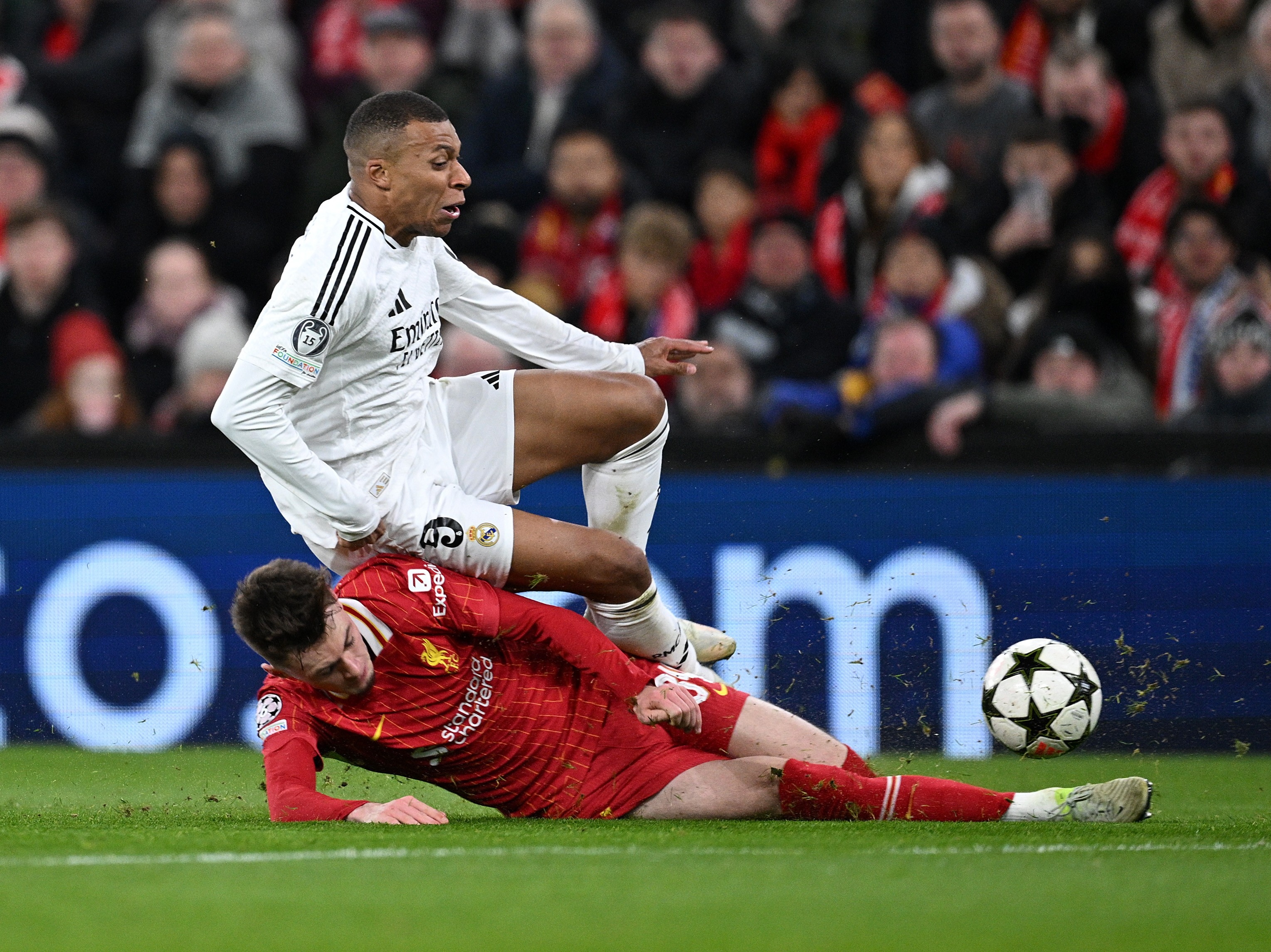 关于国际比赛日利物浦备战德国杯，强势反弹细节曝光，话题不断，资深球员宣示担当的信息